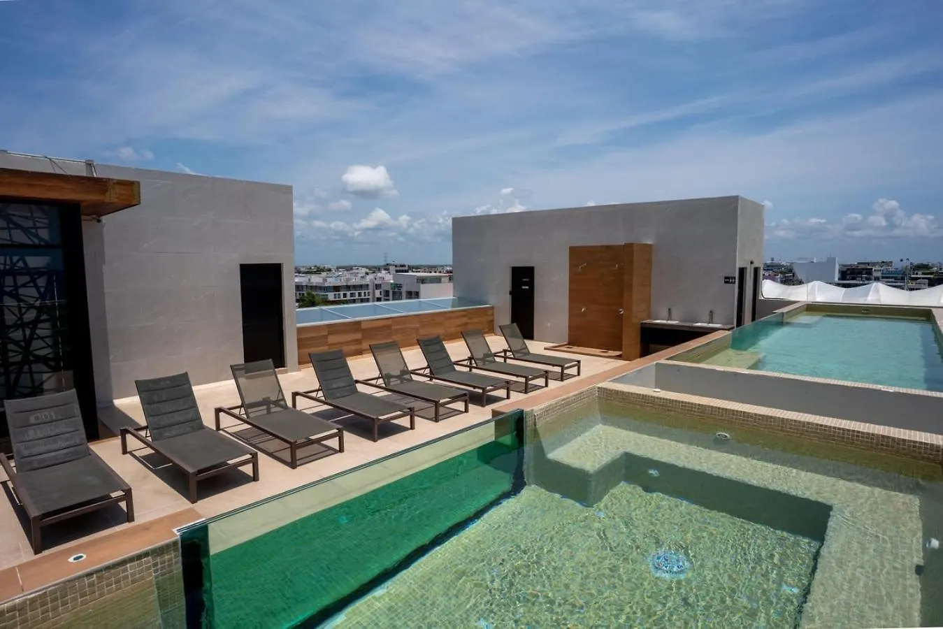 Luxury & Central Apt W/ Rooftop Infinity Pool Playa del Carmen